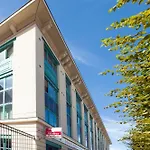 Aparthotel Sejours & Affaires Serris Rive Gauche