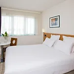 Sejours & Affaires Serris Rive Gauche Aparthotel