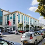 Sejours & Affaires Serris Rive Gauche 3*