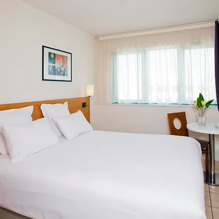 Séjours&affaires Serris Rive Gauche 3*