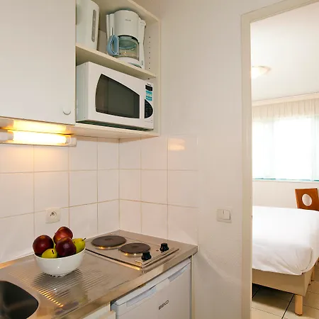 セジュール＆アフェール セリ リヴ グーシュ アパートホテル