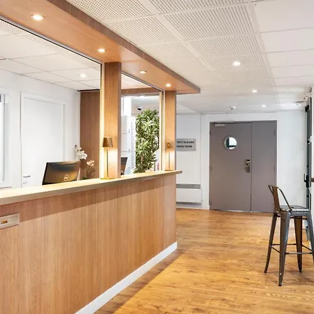 Séjours&affaires Serris Rive Gauche Appart hôtel