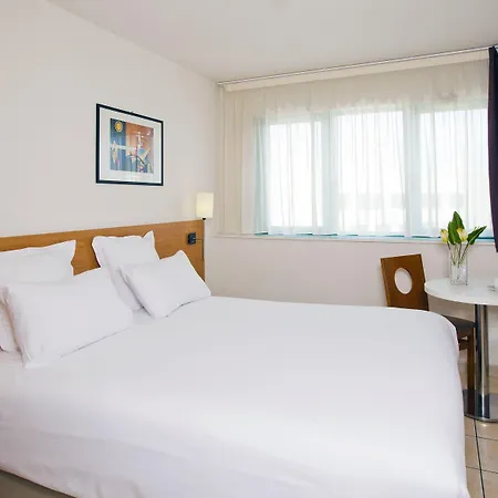 Aparthotel Sejours & Affaires Serris Rive Gauche 3*