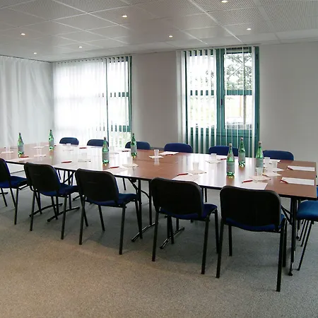Aparthotel Sejours & Affaires Serris Rive Gauche 3*