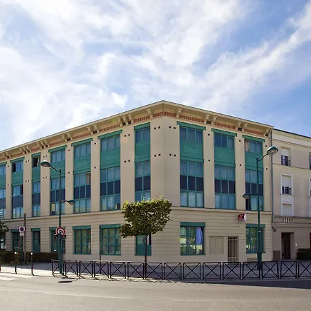 Sejours & Affaires Serris Rive Gauche Aparthotel 3*