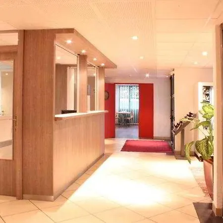 Séjours&affaires Serris Rive Gauche 3* Disneyland Paris