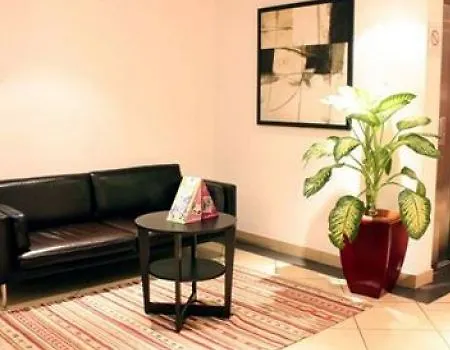Séjours&affaires Serris Rive Gauche 3* Disneyland Paris