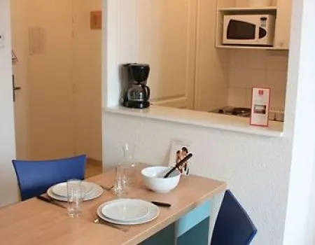 Sejours & Affaires Serris Rive Gauche 3*